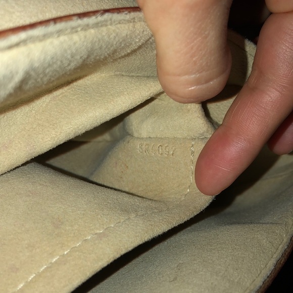 $1095 Louis Vuitton Beverly City bag - Picture 8 of 8